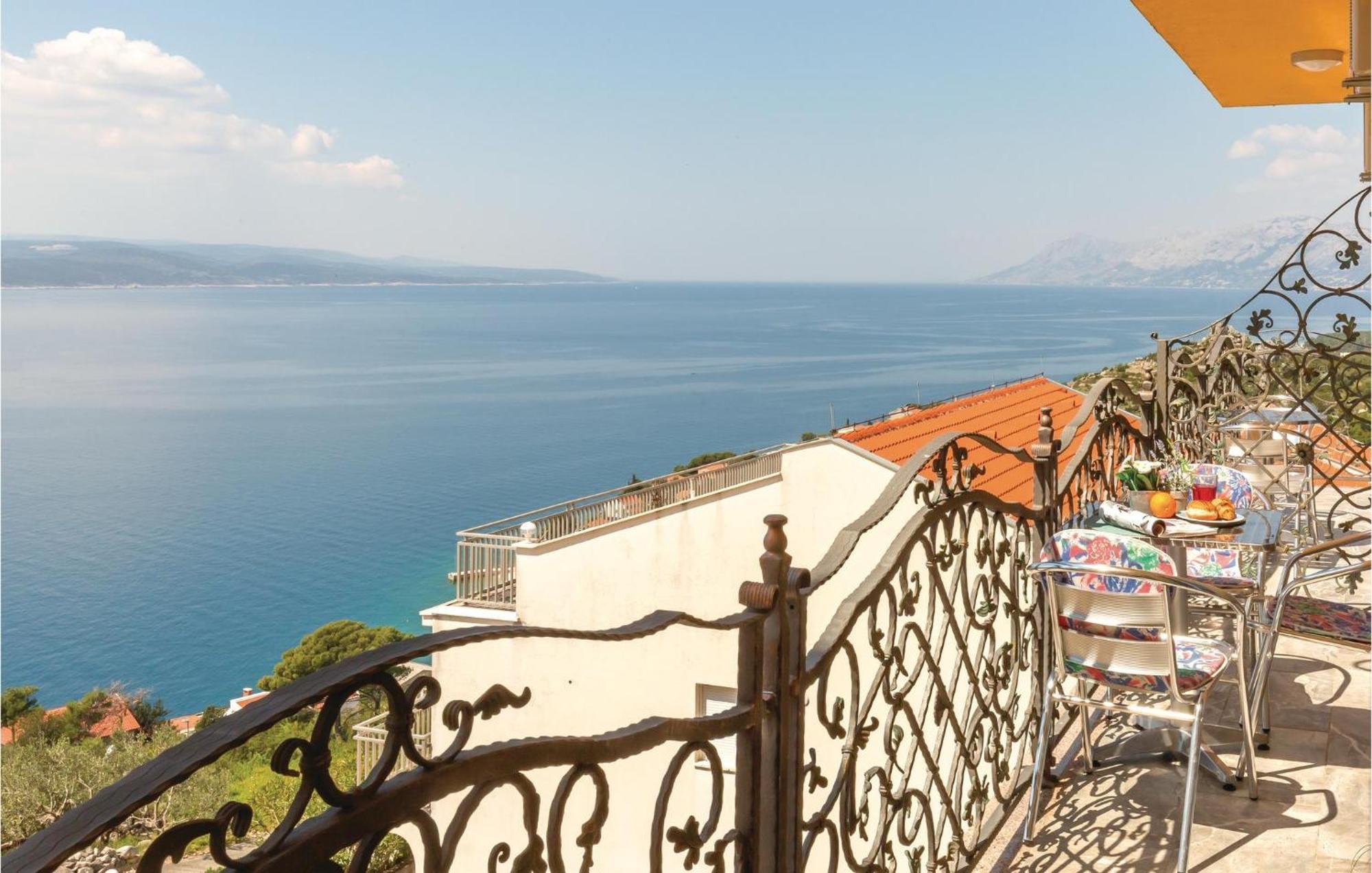 Nice Apartment In Krvavica With House Sea View Esterno foto