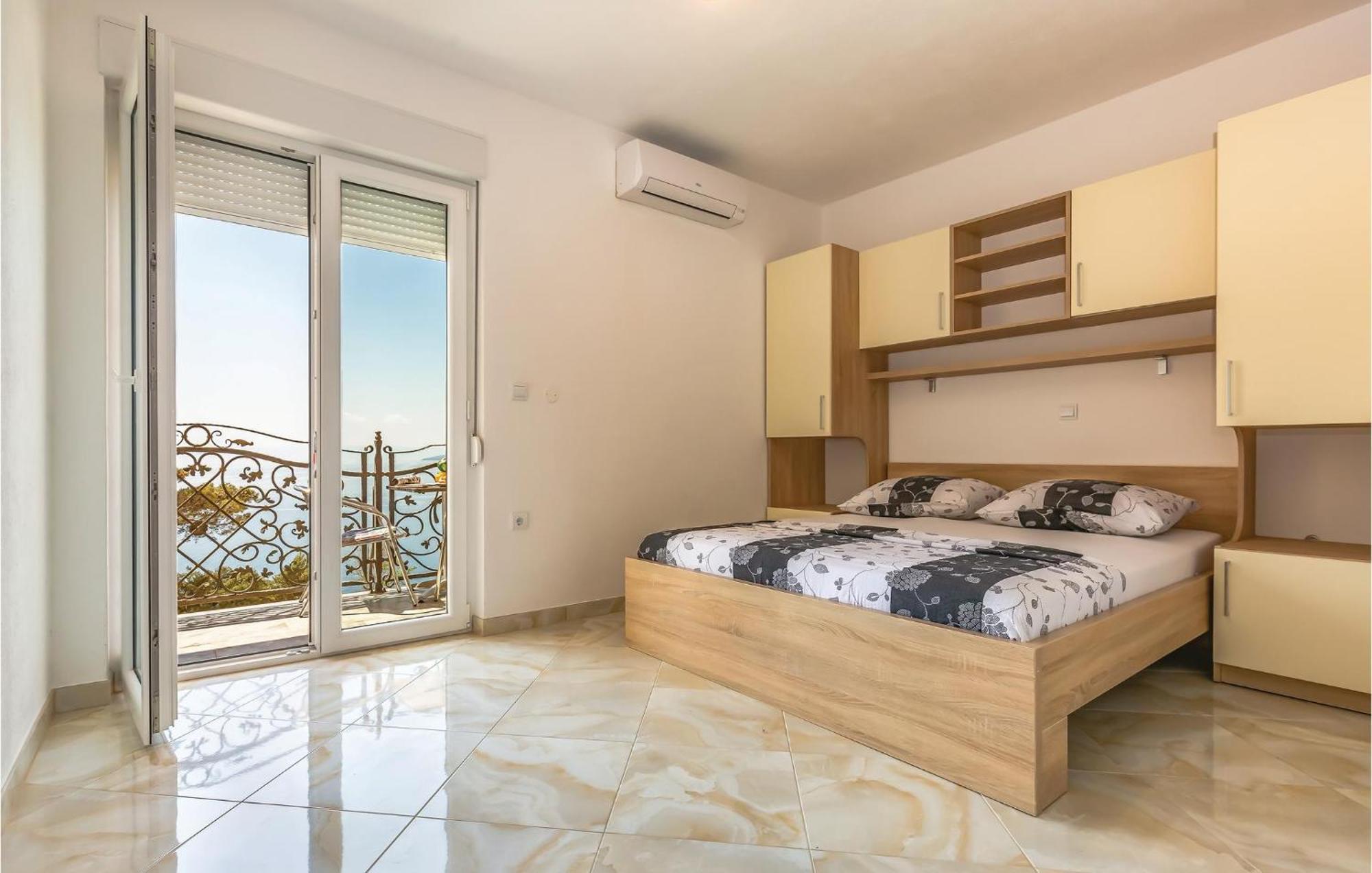 Nice Apartment In Krvavica With House Sea View Esterno foto