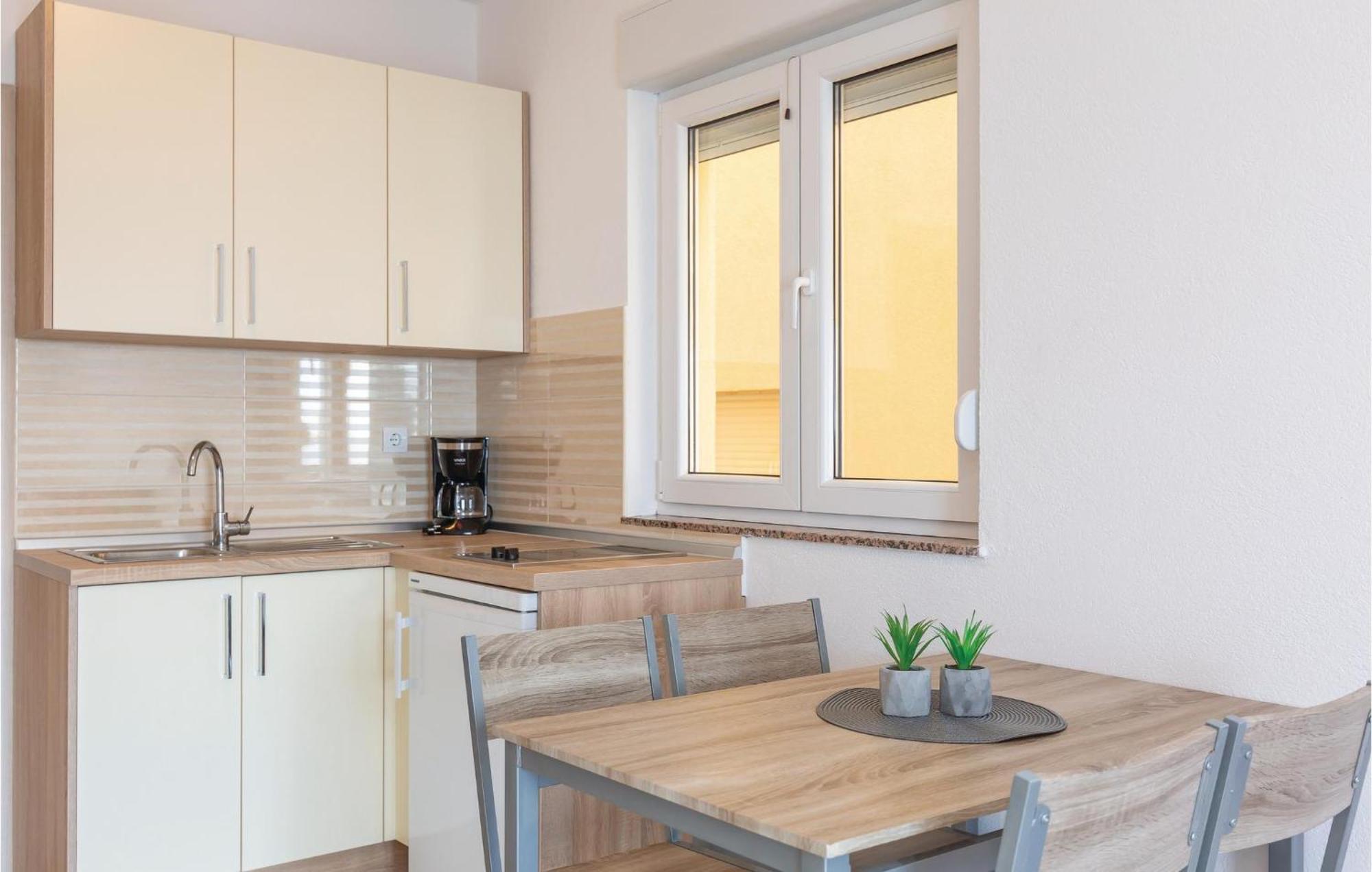 Nice Apartment In Krvavica With House Sea View Esterno foto