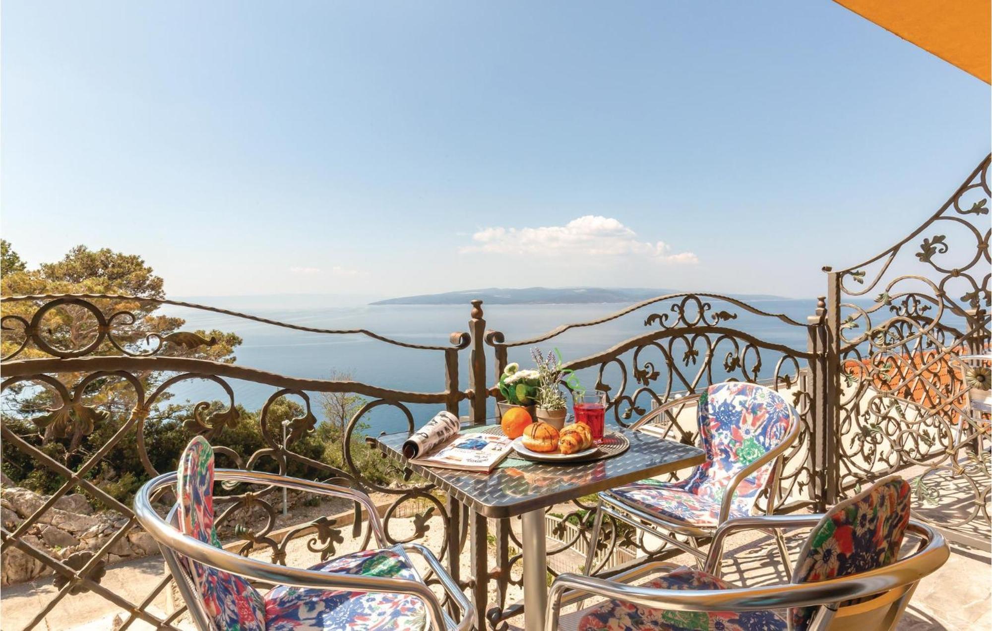 Nice Apartment In Krvavica With House Sea View Esterno foto